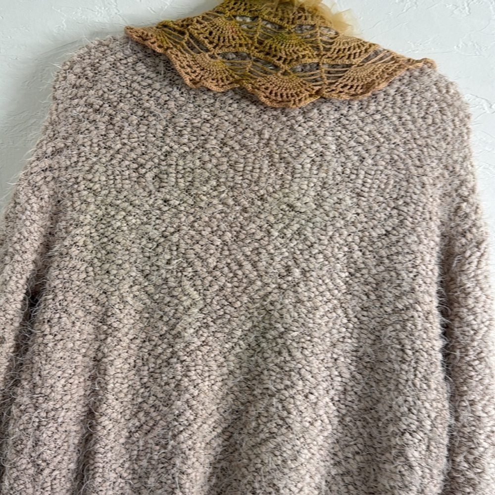 Large Boucle Cardigan Sweater Mixed Media - Picture 5 of 9